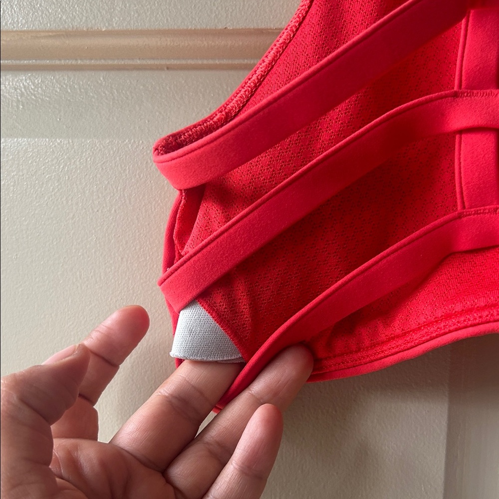 Vuori Red Strappy Back Sports Bralette - Picture 5 of 6